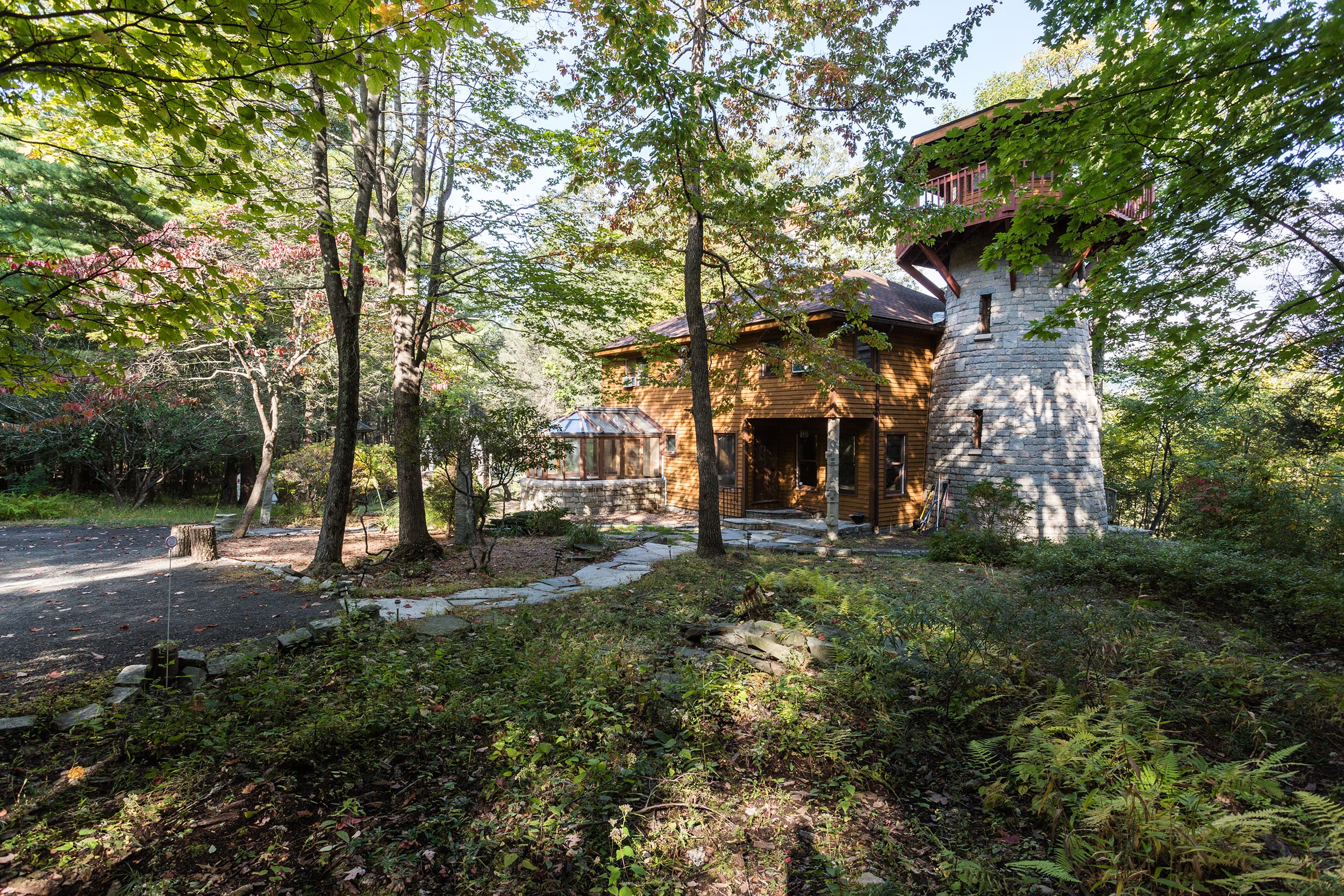 Woodstock Stone Tower Villa with Hot Tub - Woodstock, New York