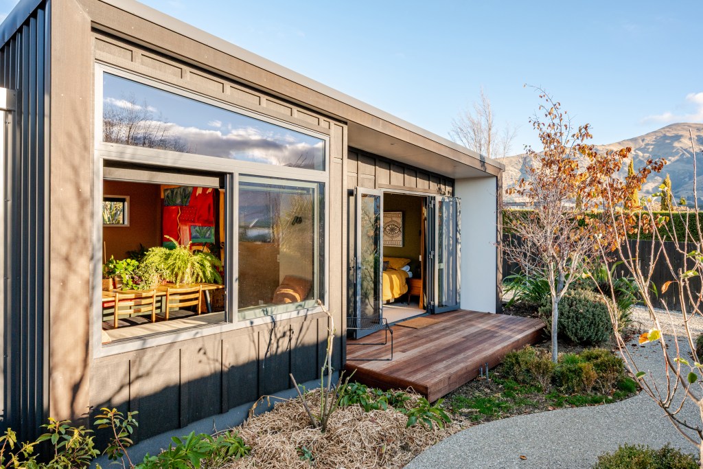 Australia Oxford Economics report